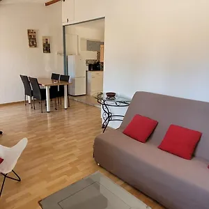  Appartement Dans Au Cœur De La Provence